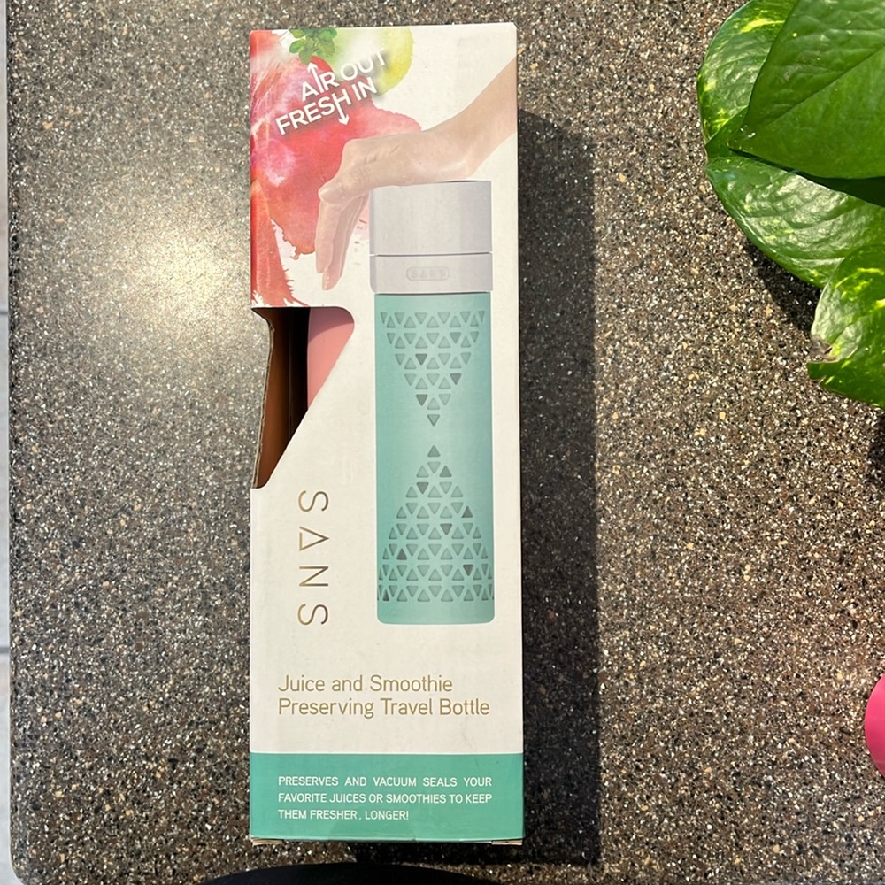 Sans smoothie preserving to go bottle!